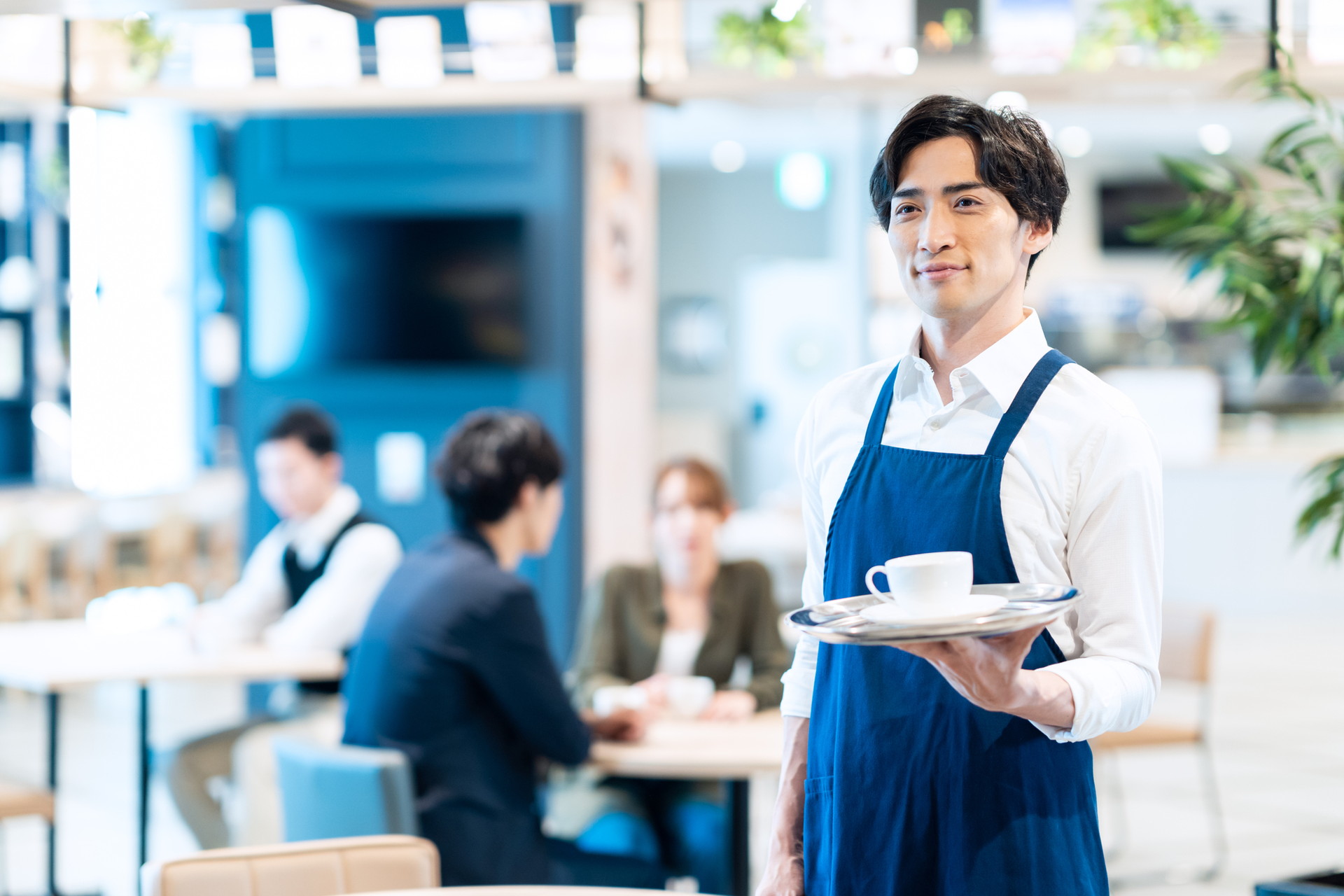 カフェの正社員の仕事はきついの…？実態や大変なことを紹介